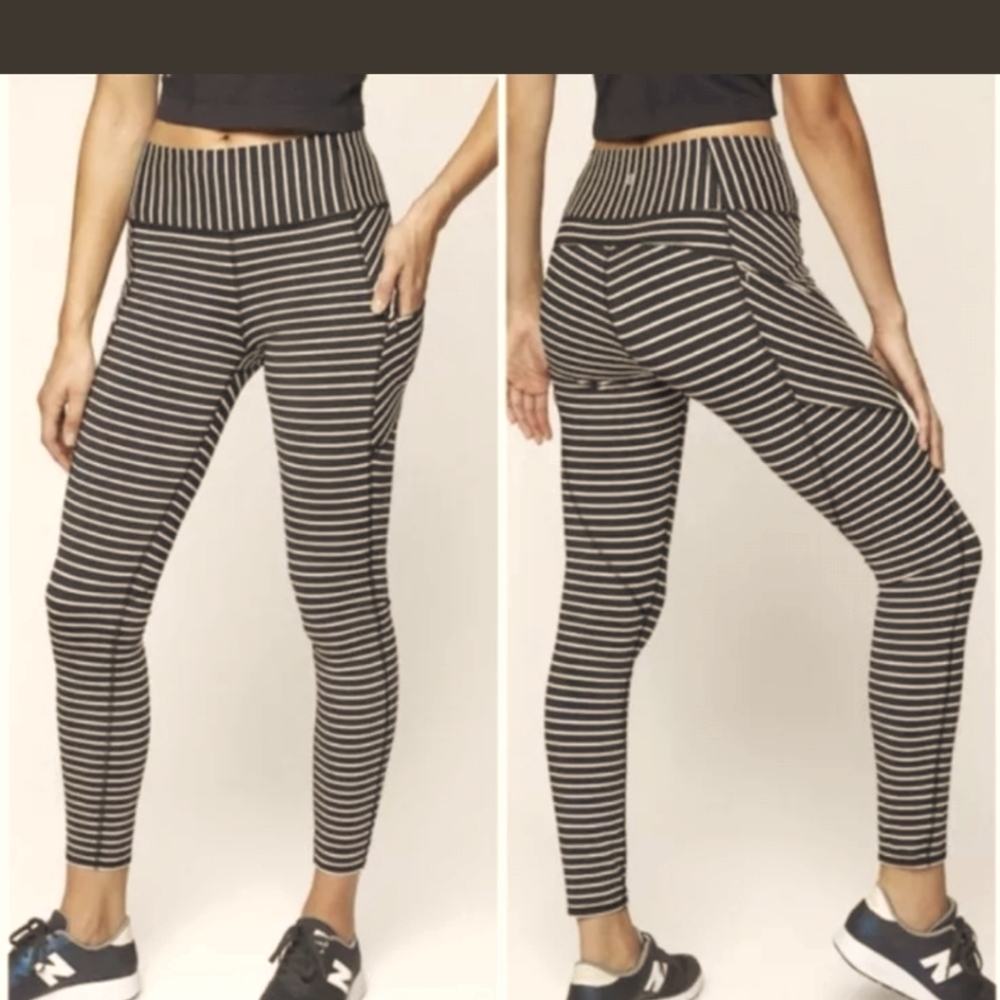 Athleta Black Stripe Contender 7/8 Tight